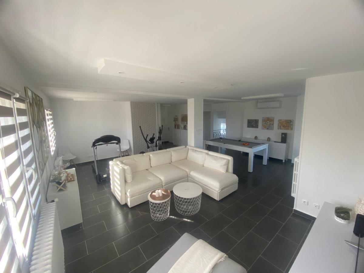 Chambre privée chez l habitant avec piscine de 1 à 3 chambres Grieges Exterior foto