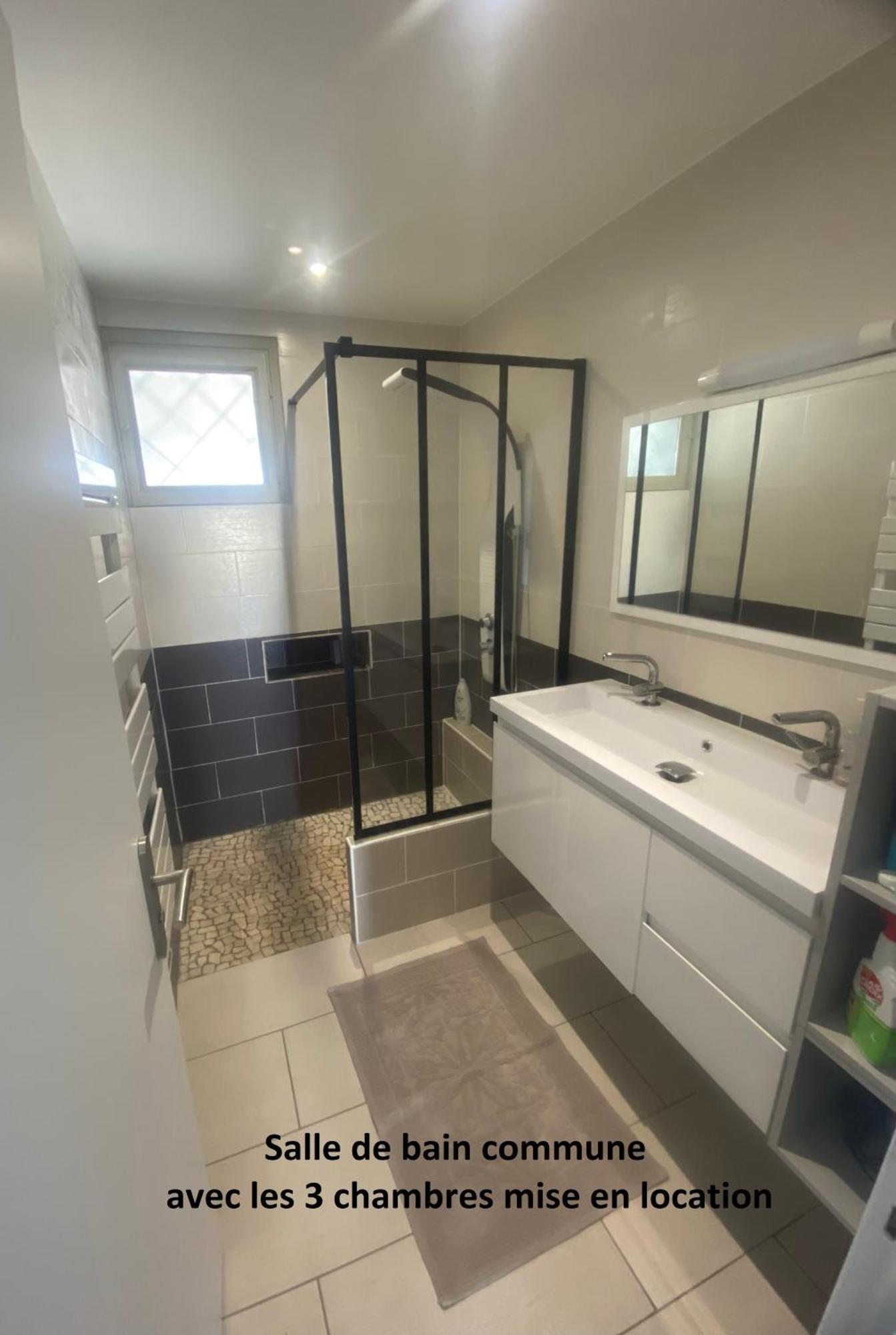Chambre privée chez l habitant avec piscine de 1 à 3 chambres Grieges Exterior foto