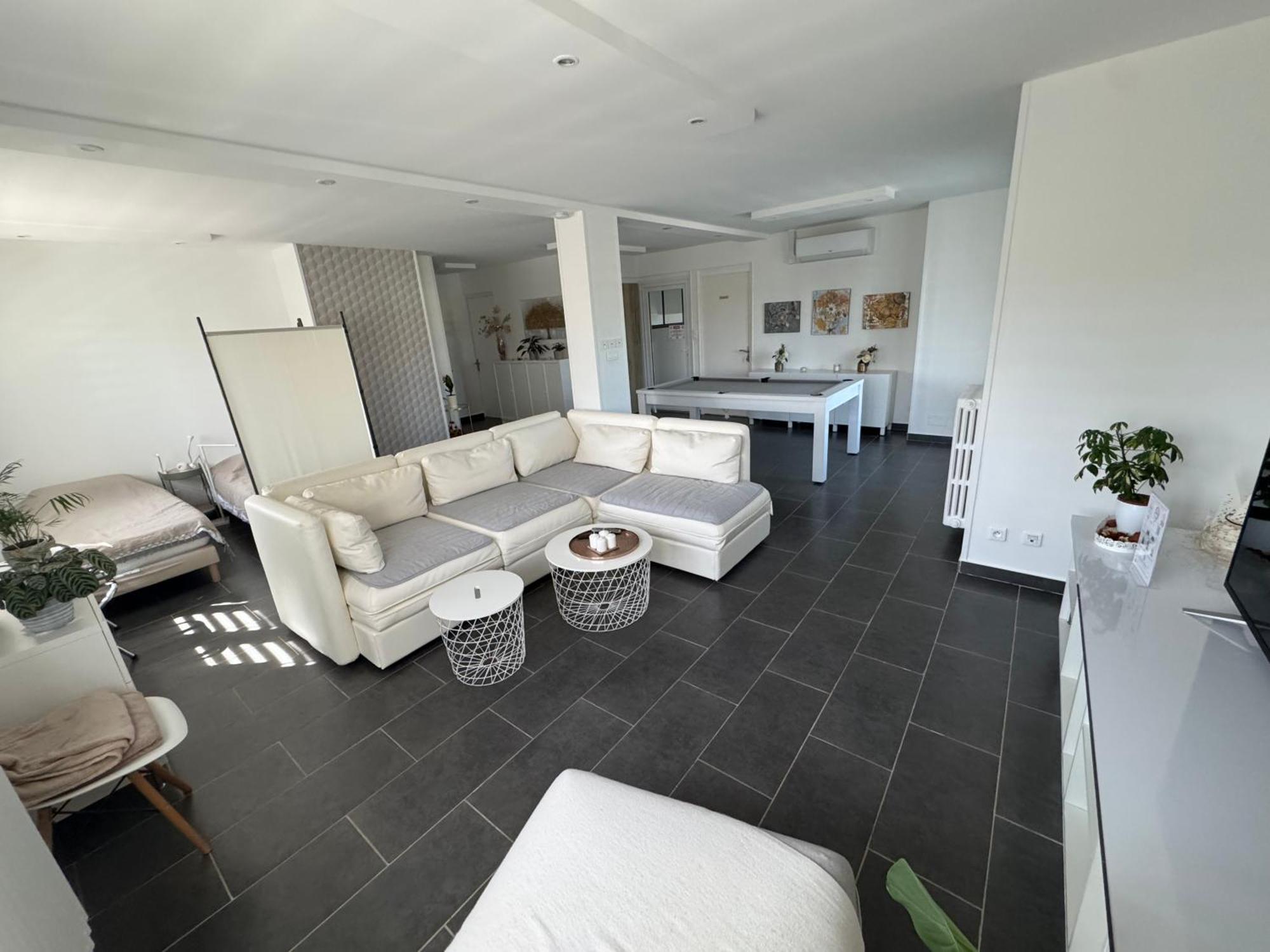 Chambre privée chez l habitant avec piscine de 1 à 3 chambres Grieges Exterior foto